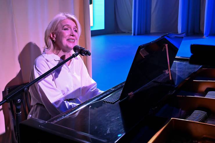 0163-5c01.jpg 0163-5c01.jpg